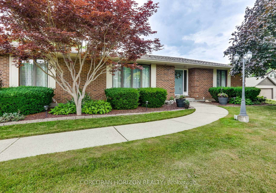 4542-avenue-road-london-south-ontario-x13537498