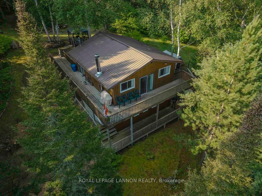 388342-castor-island-n-thunder-bay-remote-area-ontario-x13537530