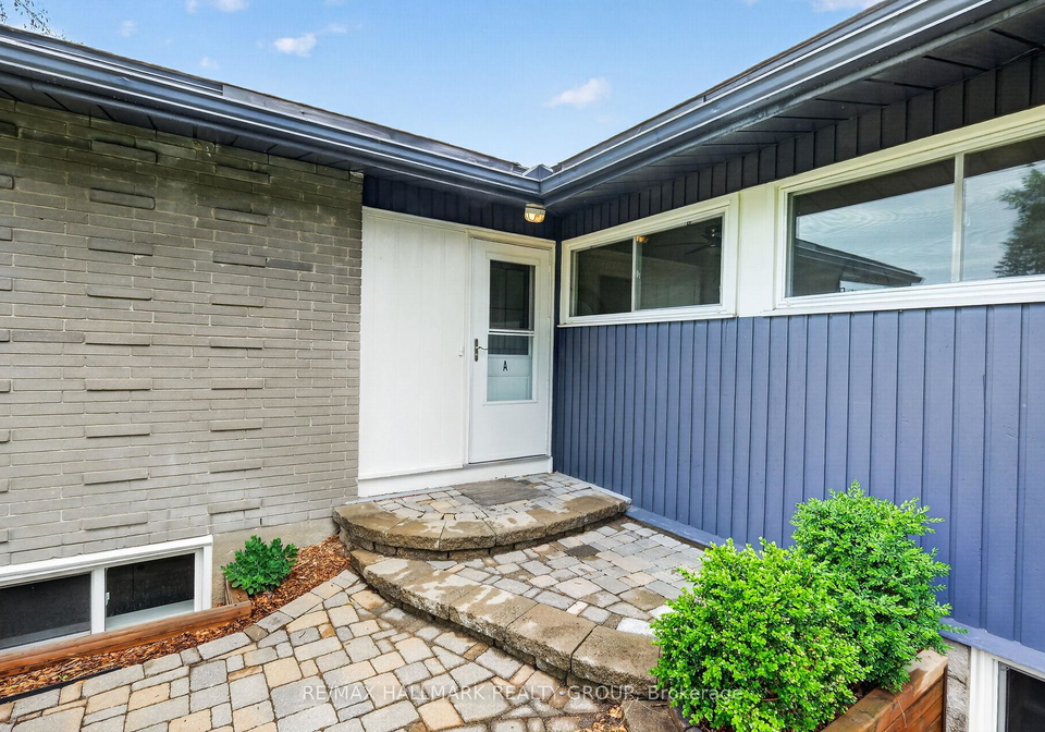 2160-lambeth-walk-ottawa-ontario-x13537884