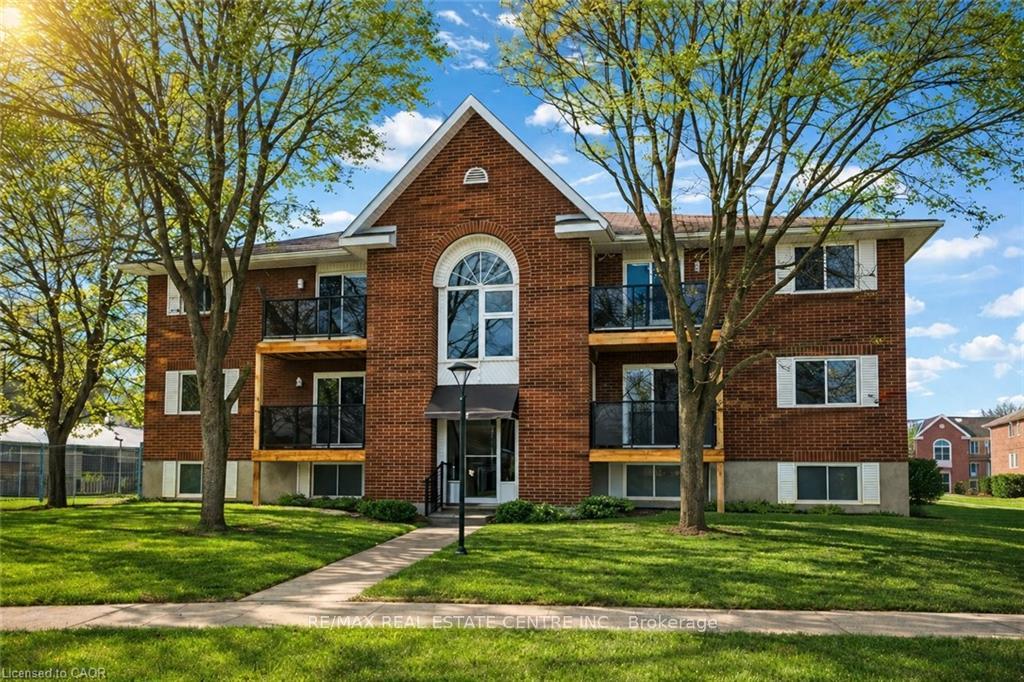 565-greenfield-avenue-kitchener-ontario-x13538214