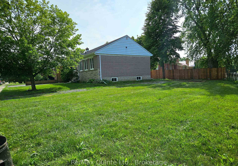 54-greenlawn-avenue-belleville-ontario-x13538248