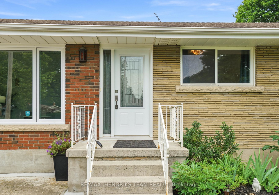 32-hanson-drive-st-catharines-ontario-x13538600