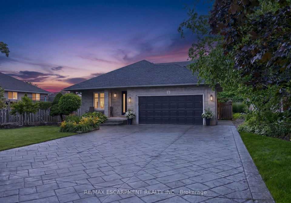 51-cabriolet-crescent-hamilton-ontario-x13538732