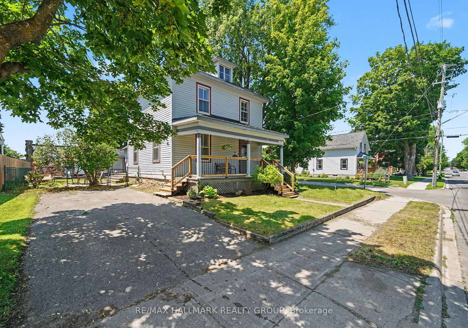 98-drummond-street-e-perth-ontario-x13539036