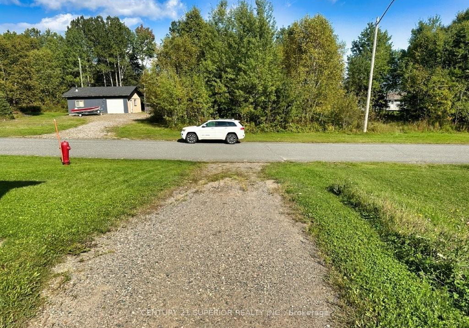 29-parkway-place-terrace-bay-ontario-x13540082