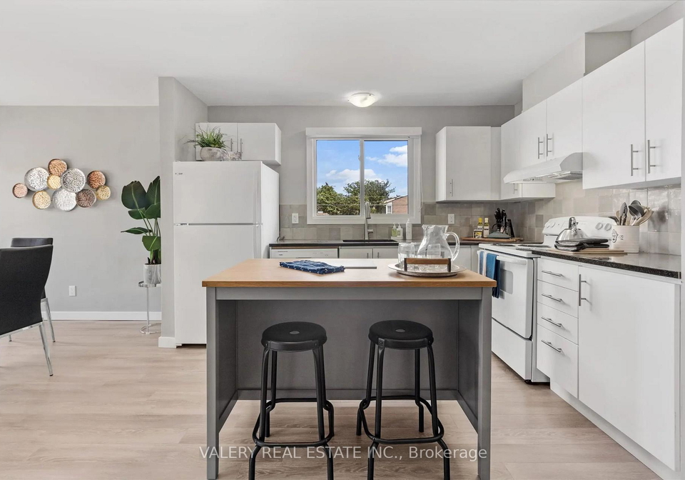 9-majestic-drive-ottawa-ontario-x13540880