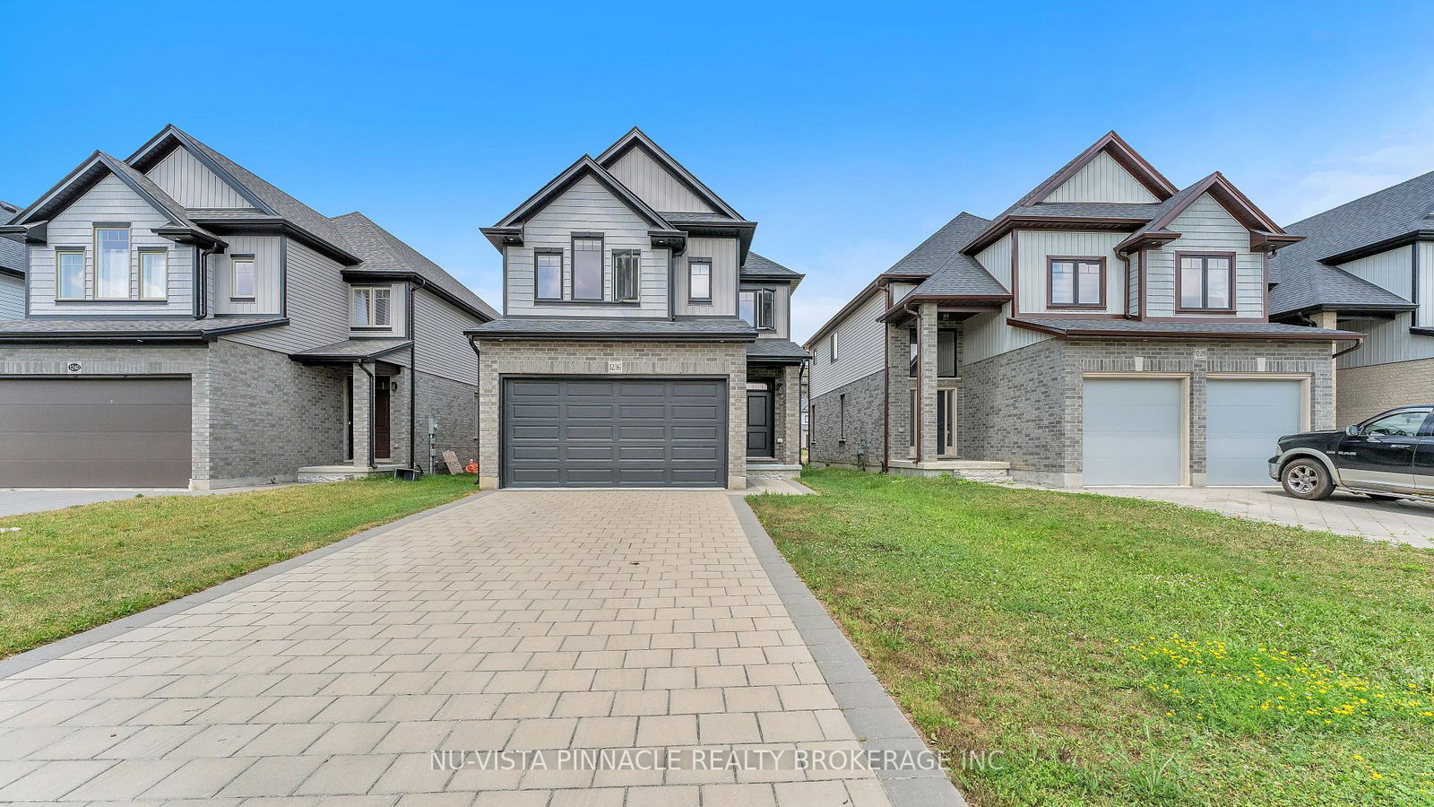 1236-emma-chase-london-north-ontario-x13541282