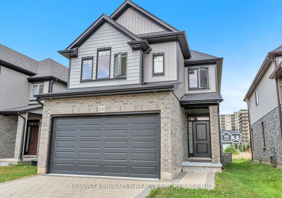 1236-emma-chase-london-north-ontario-x13541282