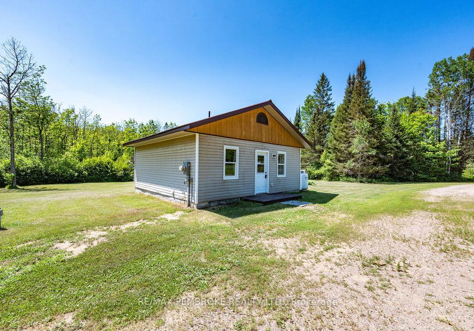 37335-highway-17-highway-laurentian-hills-ontario-x13541308
