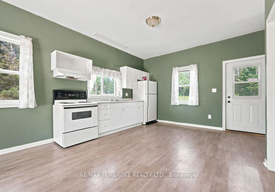 37335-highway-17-highway-laurentian-hills-ontario-x13541308
