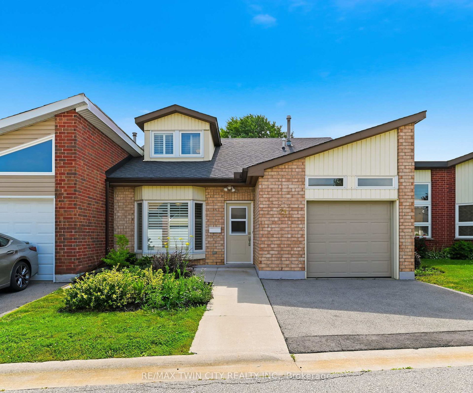 29-archdeacon-clark-trail-hamilton-ontario-x13542394