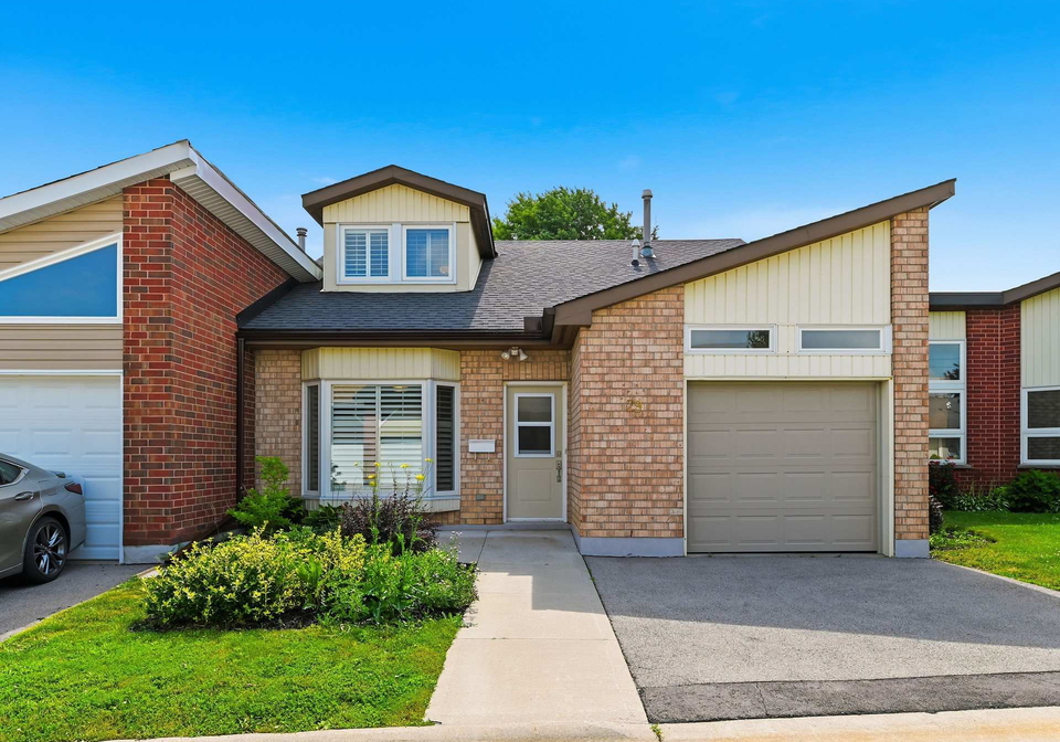 29-archdeacon-clark-trail-hamilton-ontario-x13542394