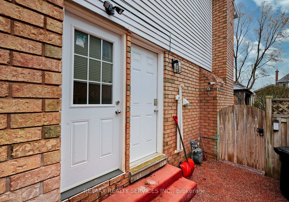 8-yeoman-drive-brantford-ontario-x13542534
