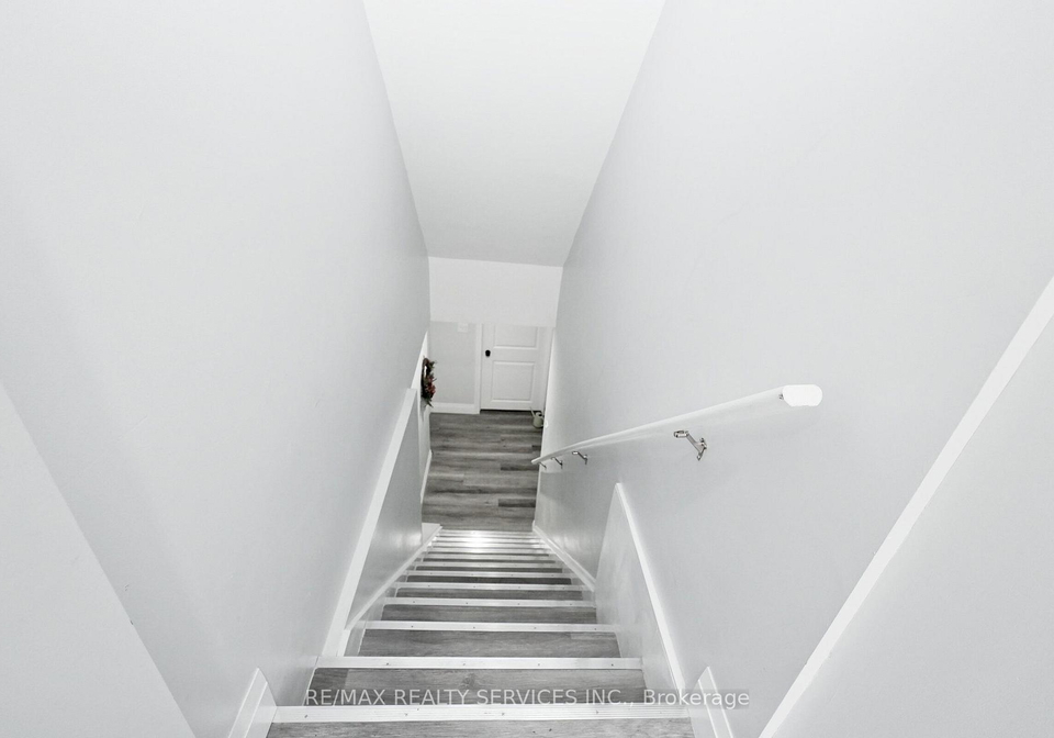 8-yeoman-drive-brantford-ontario-x13542534