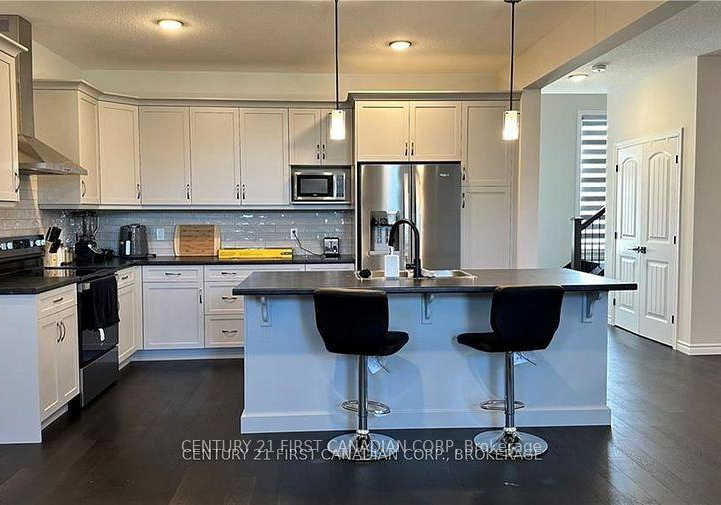63-royal-crescent-southwold-ontario-x13542618