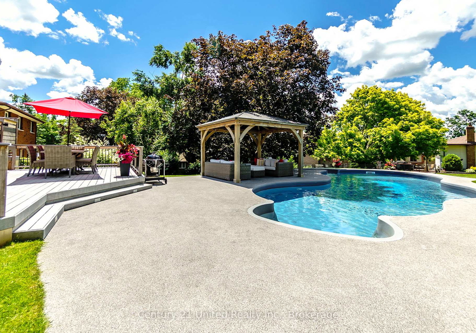 33-oakwood-crescent-peterborough-ontario-x13542648
