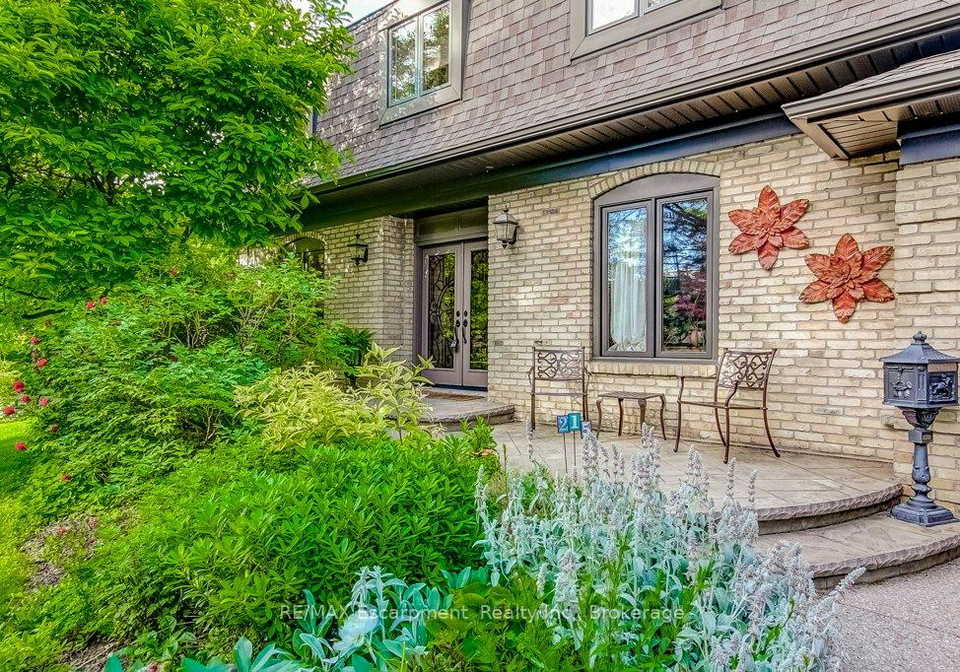 215-briar-hill-crescent-hamilton-ontario-x13542964