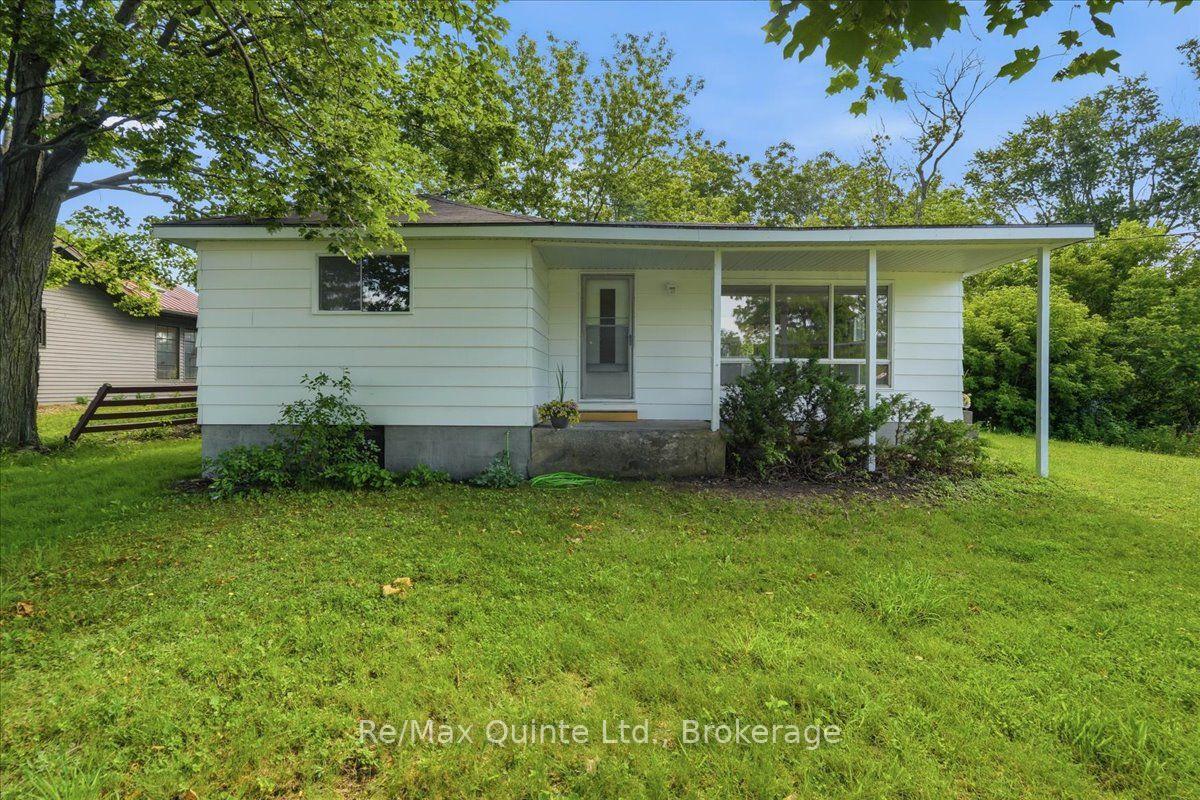 1581-county-road-10-prince-edward-county-ontario-x13543660