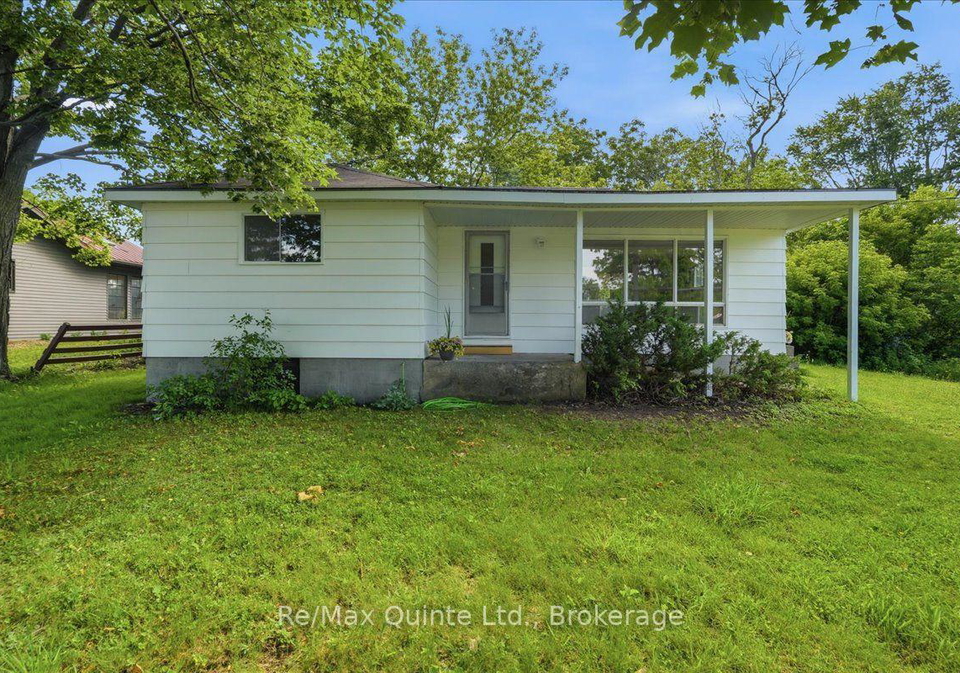 1581-county-road-10-prince-edward-county-ontario-x13543660