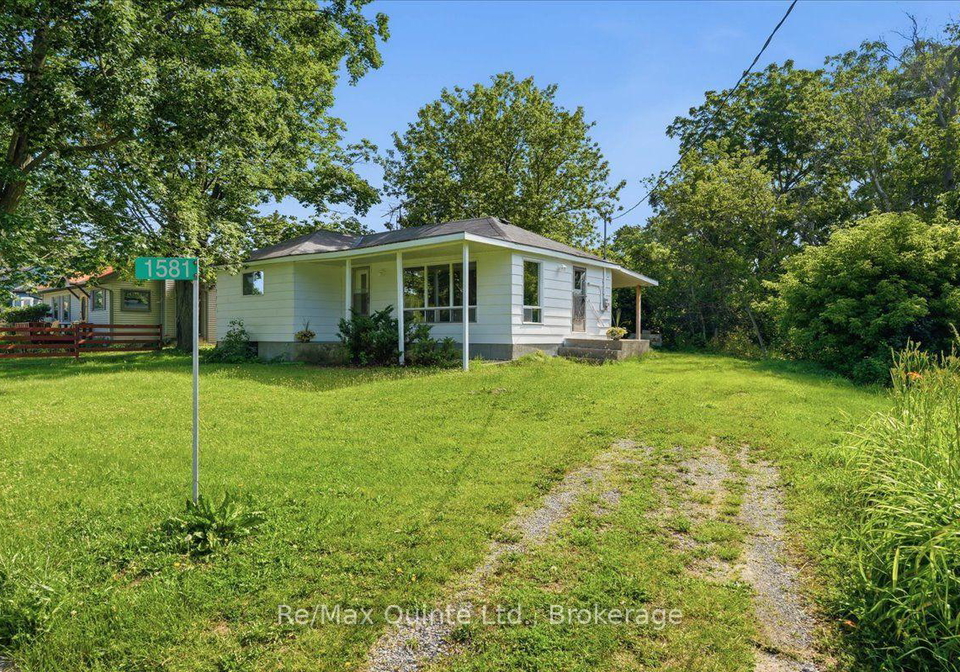 1581-county-road-10-prince-edward-county-ontario-x13543660