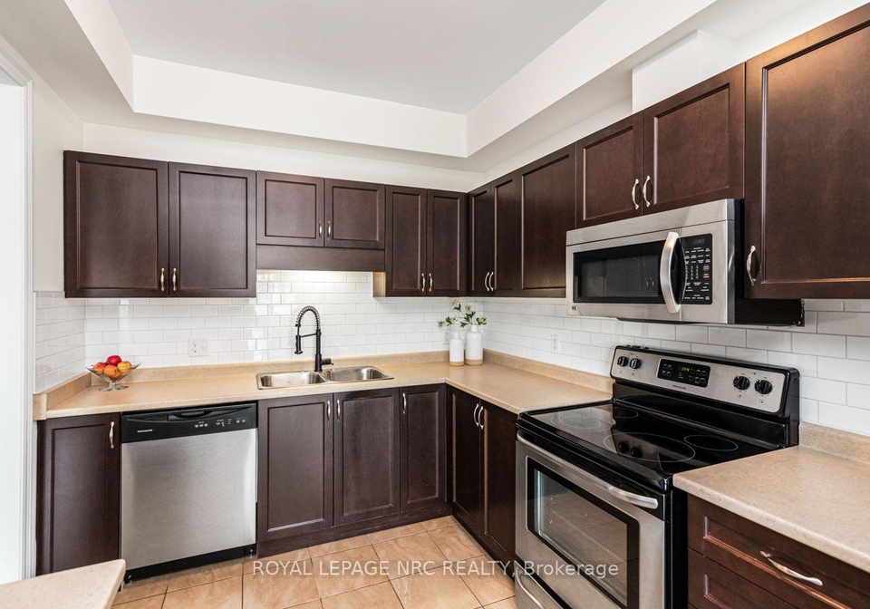 45-seabreeze-crescent-hamilton-ontario-x13543962