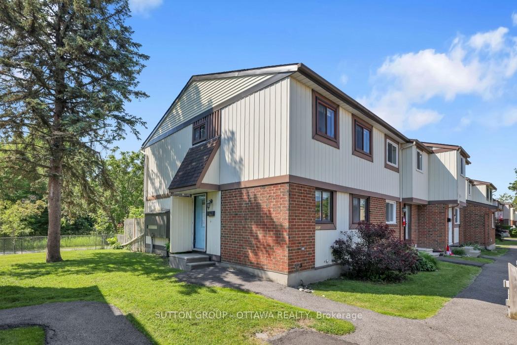 2014-falkirk-crescent-ottawa-ontario-x13544144