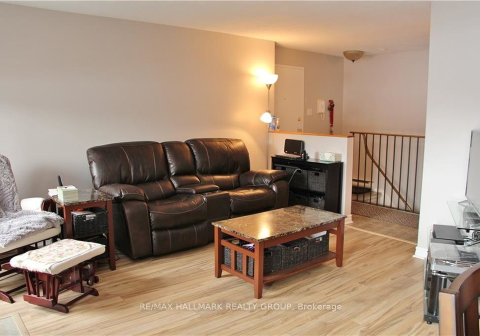 1sweetbriar-circle-ottawa-ontario-x13544194