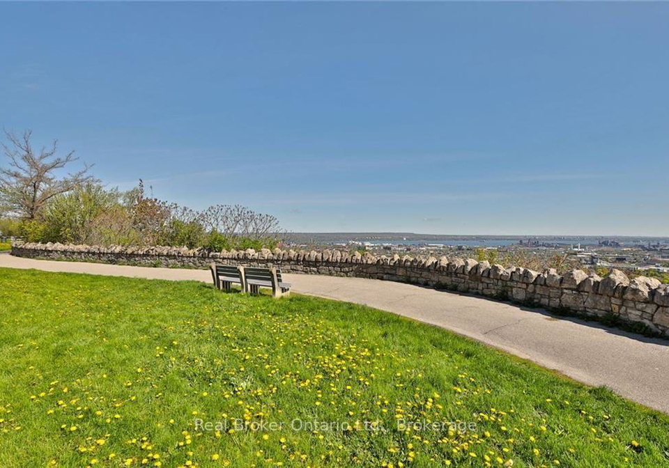 5-east-36th-street-hamilton-ontario-x13544982