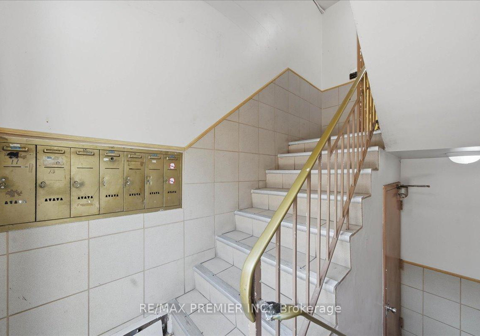 214-wentworth-street-s-hamilton-ontario-x13545612