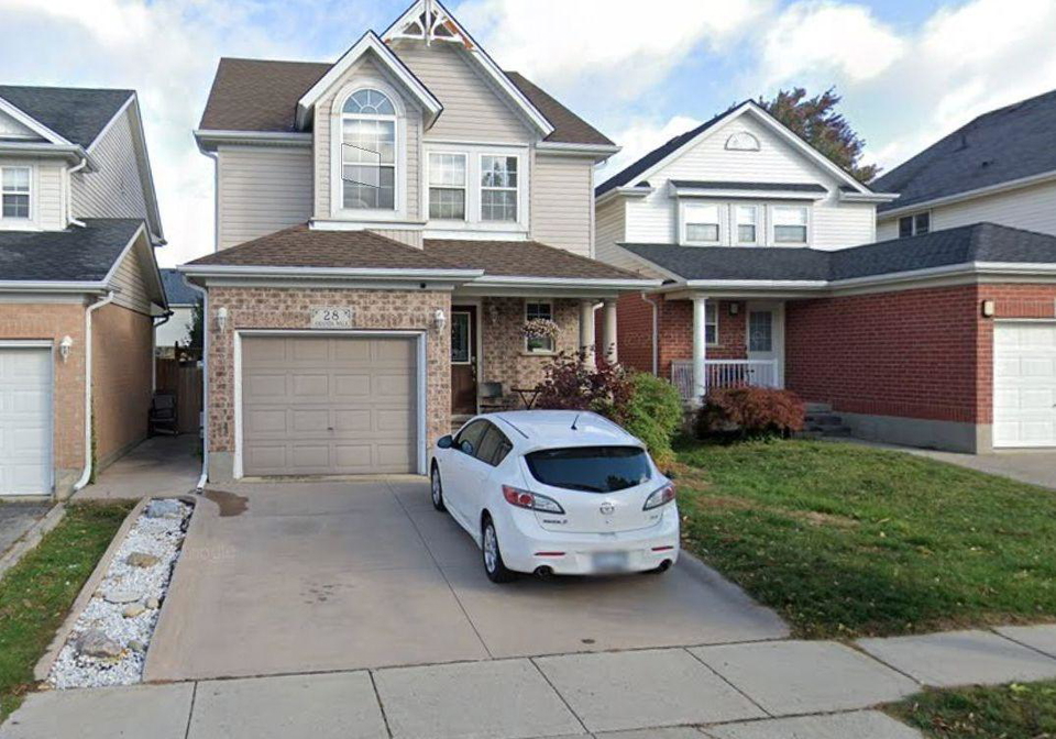 28-amanda-walk-cambridge-ontario-x13545772