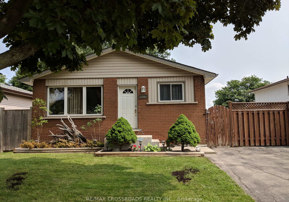 11-lawnhurst-drive-hamilton-ontario-x13546352