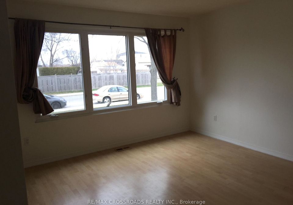 11-lawnhurst-drive-hamilton-ontario-x13546352
