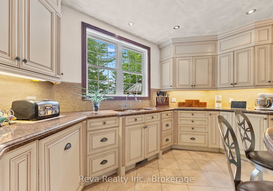 464-mooney-road-hastings-highlands-ontario-x13546378