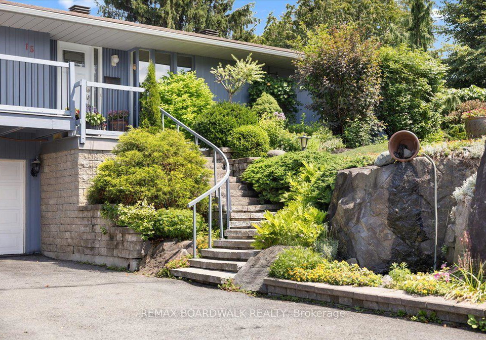15-selwyn-crescent-kanata-ontario-x13546496