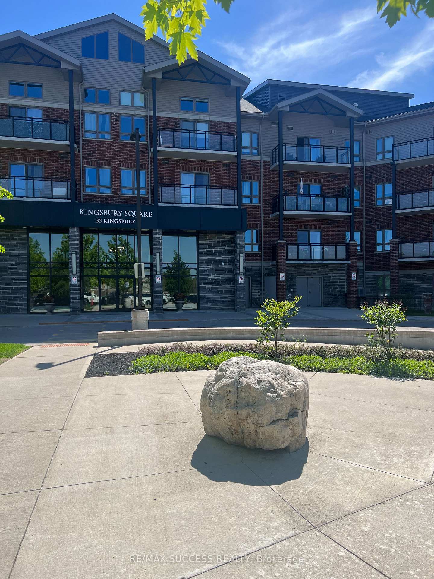 35-kingsbury-square-guelph-ontario-x13547044