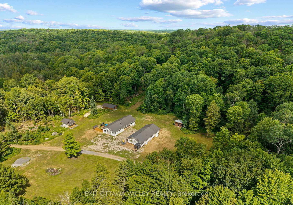 495-gravel-pit-lane-wollaston-ontario-x13547190