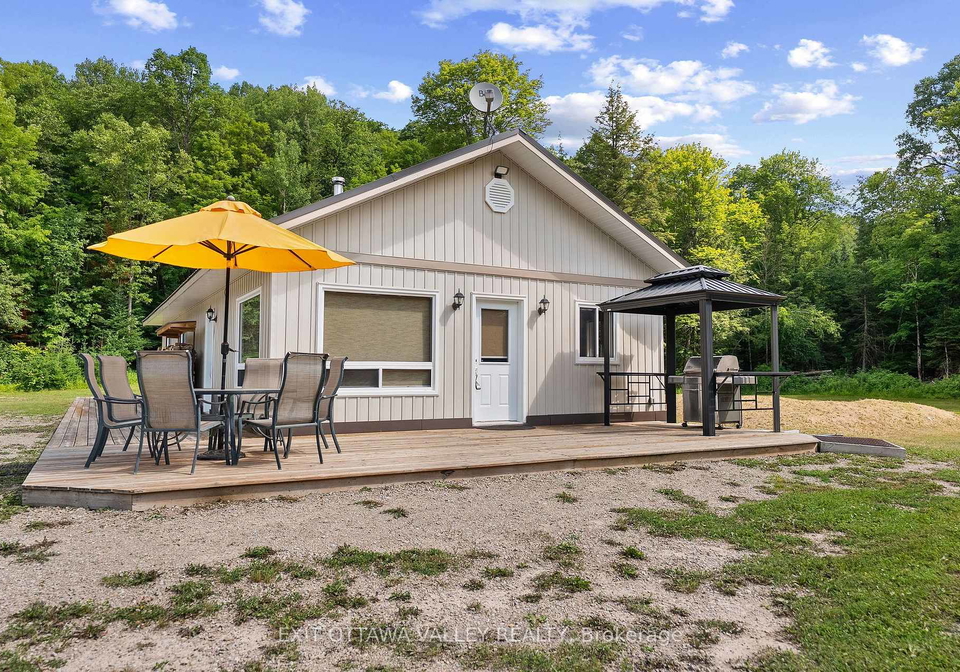 495-gravel-pit-lane-wollaston-ontario-x13547190