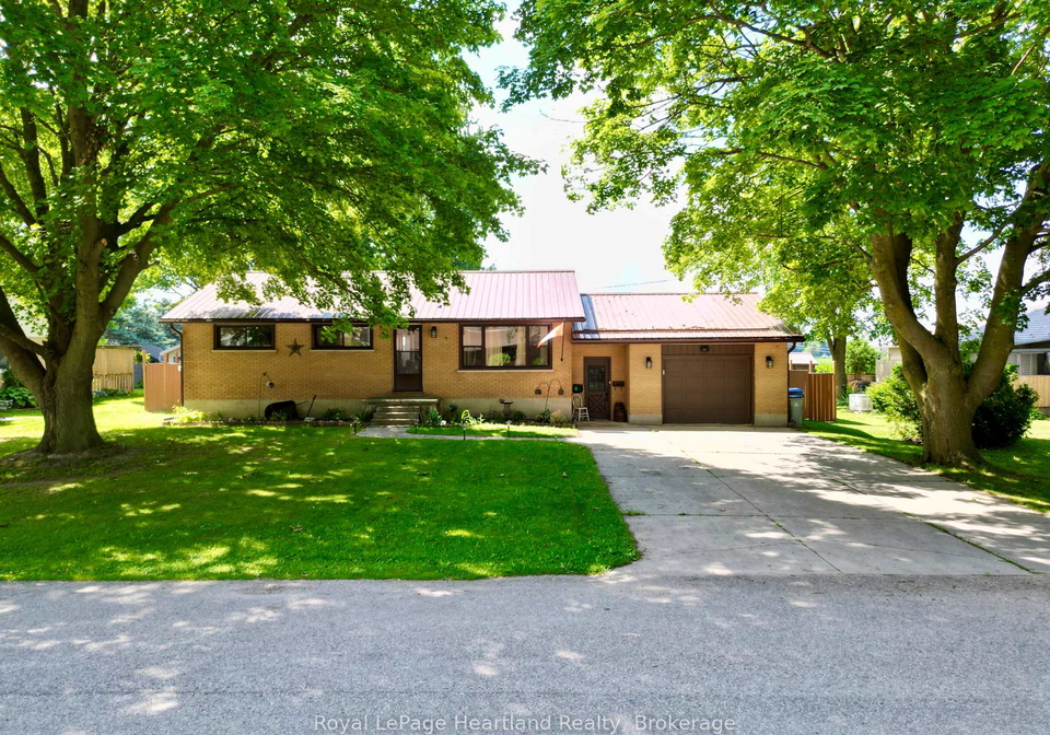 23-york-crescent-bluewater-ontario-x13547632