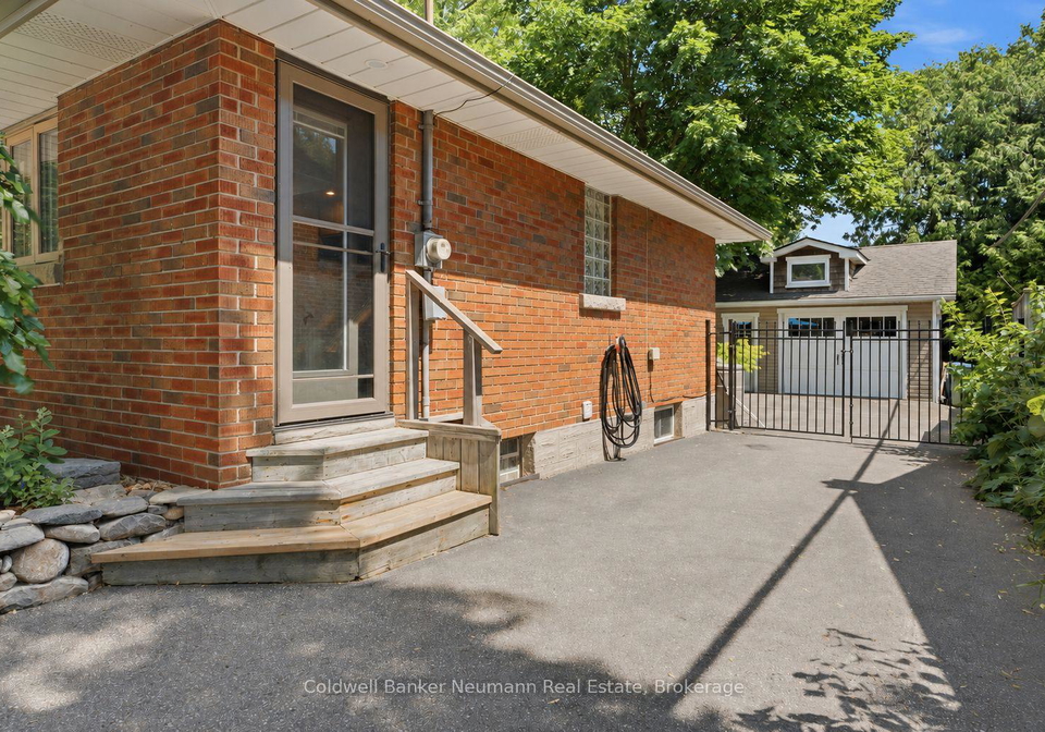 35-gladstone-avenue-guelph-ontario-x13548500