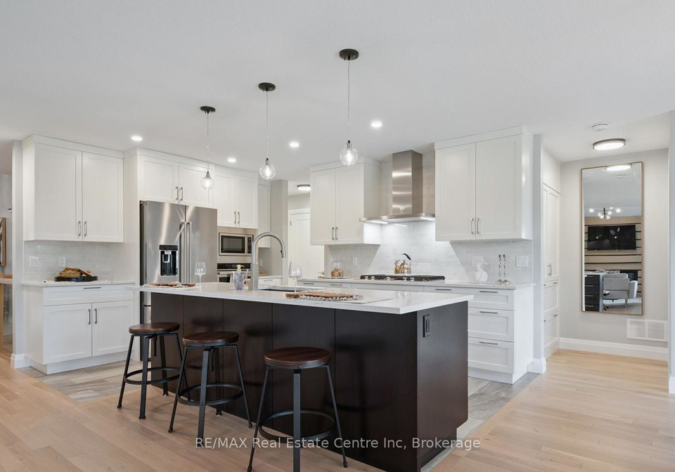 33-waterloo-street-centre-wellington-ontario-x13548622