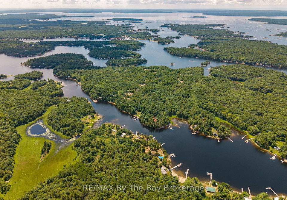 13626-georgian-bay-shore-georgian-bay-ontario-x13548902