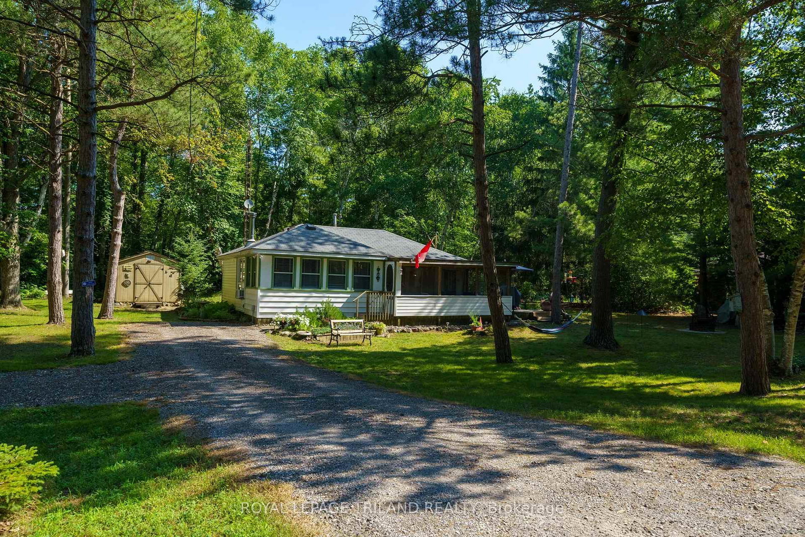 6326-huron-drive-lambton-shores-ontario-x13549062
