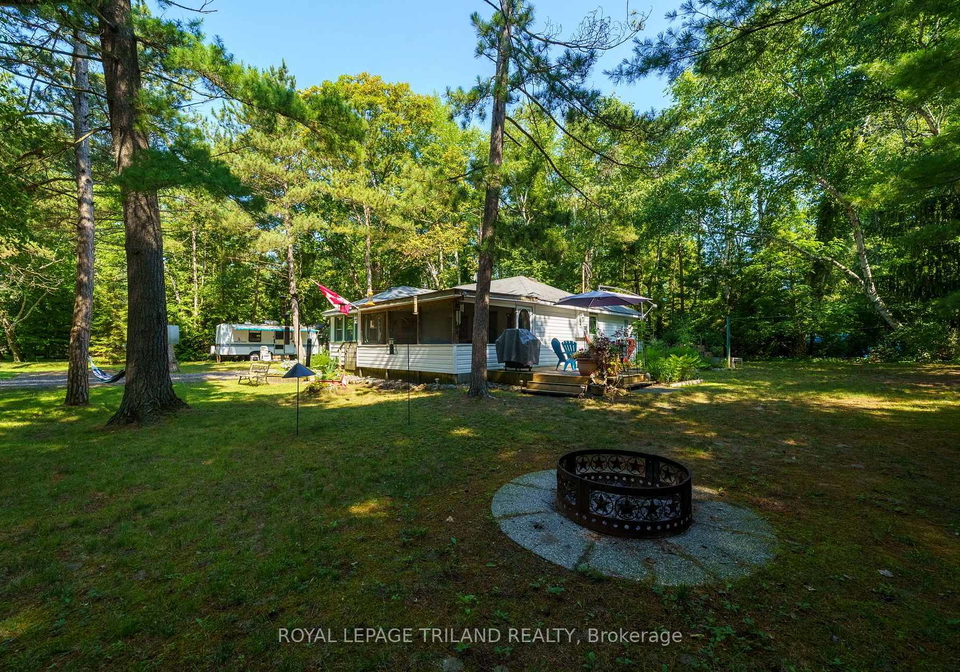 6326-huron-drive-lambton-shores-ontario-x13549062