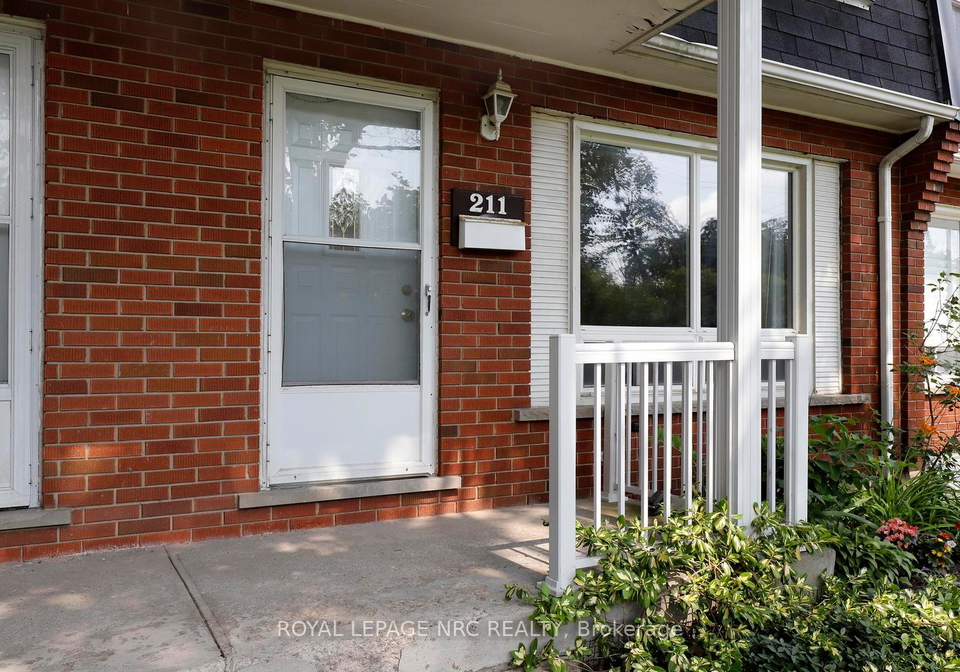 211-lake-avenue-n-hamilton-ontario-x13549310