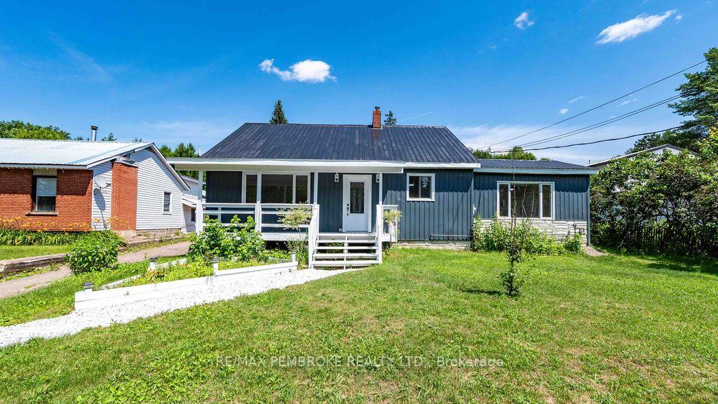 32560-highway-highway-laurentian-hills-ontario-x13549334