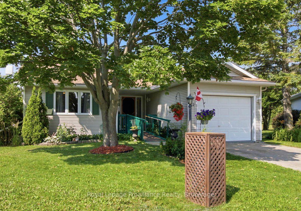 12-reynolds-place-prince-edward-county-ontario-x13549410