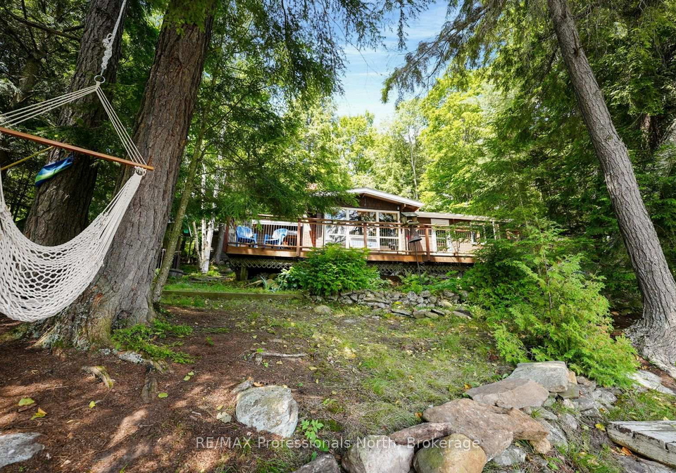 1042-platinum-bay-road-dysart-et-al-ontario-x13549864