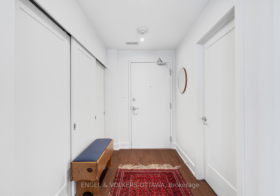 355-elizabeth-cosgrove-private-ottawa-ontario-x13550240
