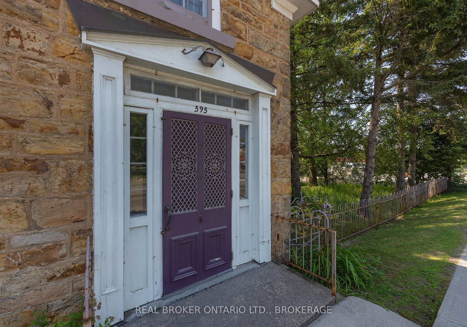 595-king-street-e-gananoque-ontario-x13550308