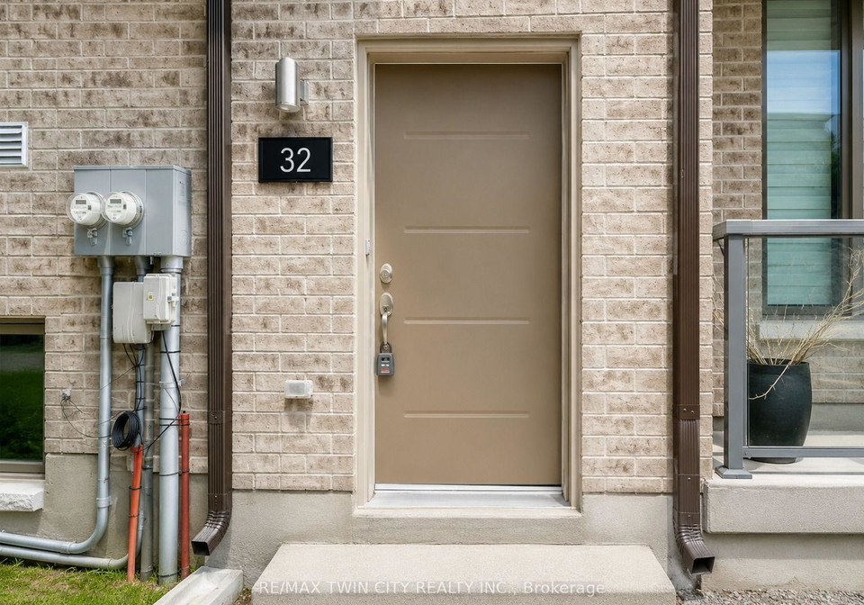 205-west-oak-lane-s-kitchener-ontario-x13550626